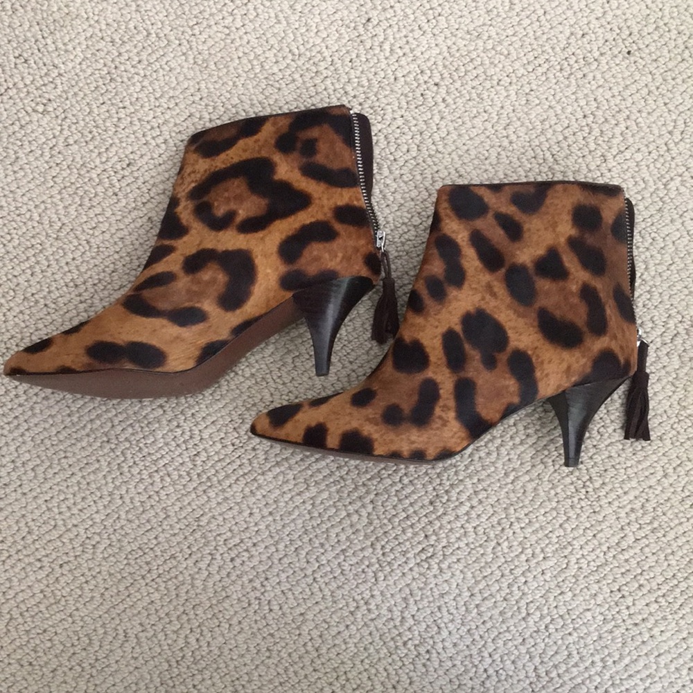 Brooks Brothers Leopard Kitten booties